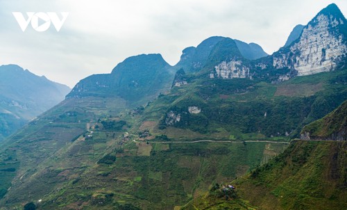 Stunning images of perilous passes in Ha Giang - ảnh 8